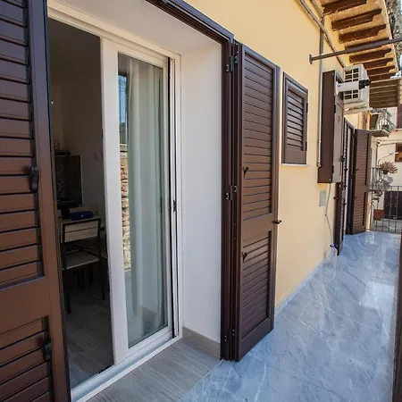 La Casa Di Vittoria Apartment *